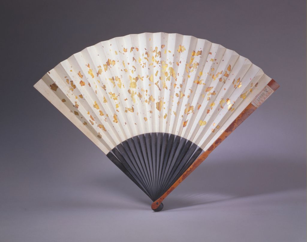 图片[1]-Bamboo-strand embossed plain folding fan-China Archive